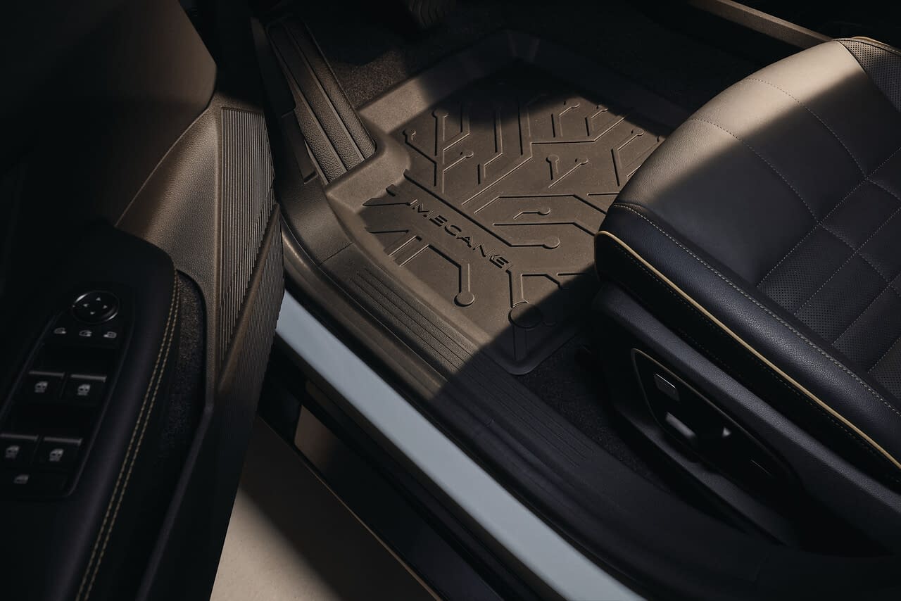 J&J AUTOMOTIVE | Tapis de Sol de qualité supérieure Anthracite pour Megane E-Tech Depuis 2022 4 pcs, Base Antidérapante, Couleur Anthracite