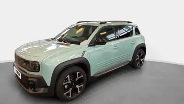 Photo de RENAULT 4 E-TECH ÉLECTRIQUE techno 150 ch autonomie confort Vert