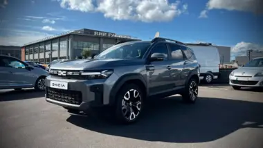 Photo de DACIA BIGSTER journey hybrid 155 Gris