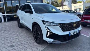Photo de RENAULT ESPACE esprit Alpine 7PL full hybrid E-Tech 200 ch - 25 Blanc