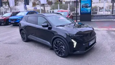 Photo de RENAULT SCENIC E-TECH ÉLECTRIQUE techno 220 ch grande autonomie - option esprit alpine - 25 Noir
