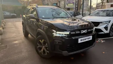 Photo de DACIA BIGSTER Expression HYBRID 155 Noir