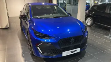 Photo de RENAULT CLIO esprit Alpine full hybrid E-Tech 160 ch Bleu