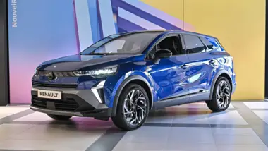 Photo de RENAULT SYMBIOZ esprit Alpine full hybrid E-Tech 145 ch Bleu