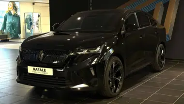 Photo de RENAULT RAFALE atelier Alpine hyper hybrid E-Tech 4x4 300 ch - 25 Noir
