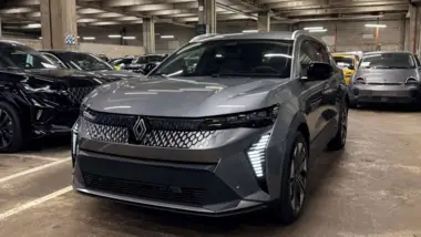 Photo de RENAULT SCENIC E-TECH ÉLECTRIQUE techno 220 ch grande autonomie - 25 Gris