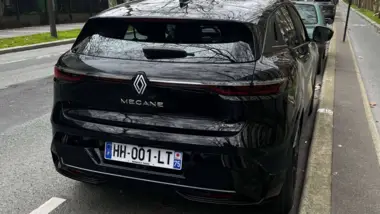 Photo de RENAULT MEGANE E-TECH ÉLECTRIQUE equilibre 130 ch autonomie urbaine - 25 Noir