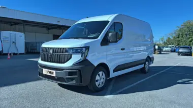 Photo de RENAULT MASTER E-TECH ÉLECTRIQUE TRANSPO FG L2H2 3T5 extra grande autonomie Blanc
