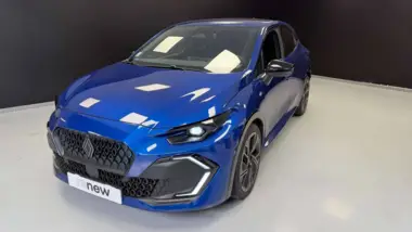 Photo de RENAULT CLIO esprit Alpine full hybrid E-Tech 160 ch Bleu