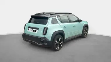 Photo de RENAULT 4 E-TECH ÉLECTRIQUE techno 150 ch autonomie confort Vert