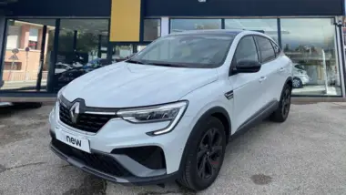 Photo de RENAULT ARKANA R.S. Line E-Tech 145 - 21B Blanc