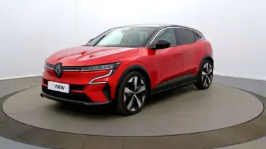 Photo de RENAULT MEGANE E-TECH Techno EV60 220 ch optimum charge Rouge