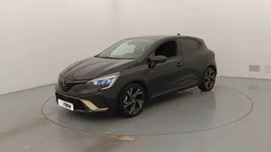 Photo de RENAULT CLIO V Engineered E-Tech full hybrid 145 Noir