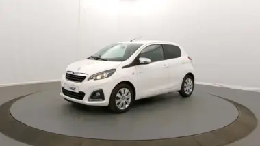 Photo de PEUGEOT 108 Style VTi 72ch S&S BVM5 Blanc
