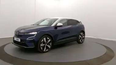 Photo de RENAULT MEGANE E-TECH Techno EV60 220 ch super charge Bleu