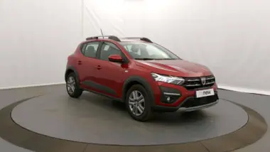 Photo de DACIA SANDERO Stepway Confort TCe 90 - 22 Rouge