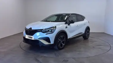Photo de RENAULT CAPTUR Engineered E-Tech full hybrid 145 Blanc
